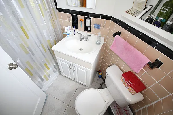 Sold by Realty Nerd | media 16