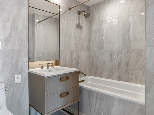 3 Court Square image 8 of 20