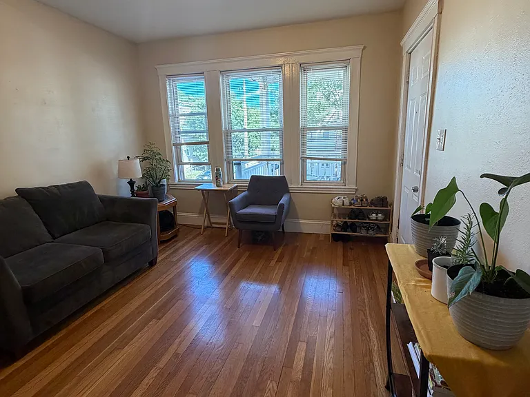 3961 Washington St #2R — Photo 4