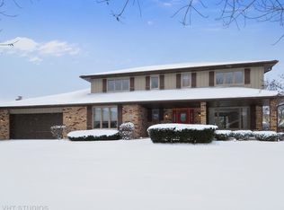 6420 Bentwood Ln, Willowbrook, IL