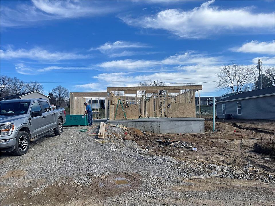1st image of 542 Southview Dr
