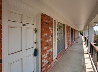 962 Roaring Springs Rd, Fort Worth, TX 76114