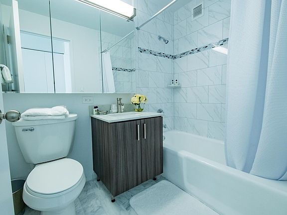 4th image of 1 River Pl APT 3122
