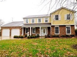 60 Canterbury Rd, Aurora, IL 60506