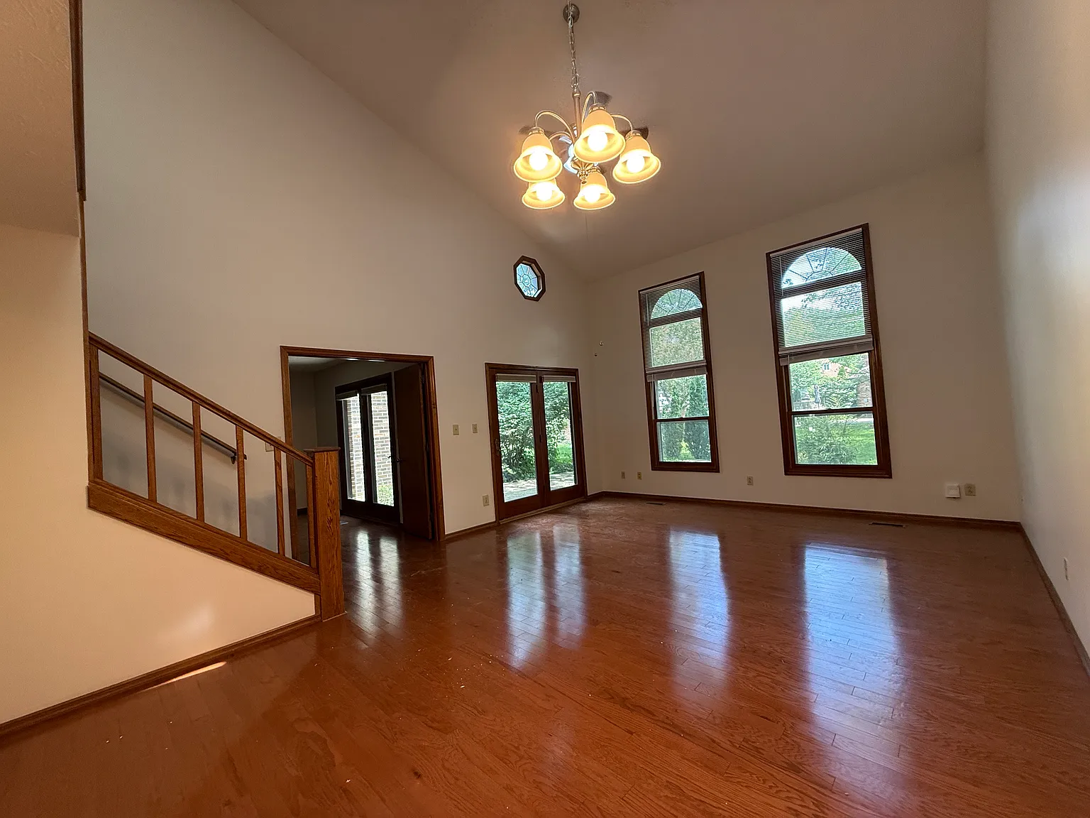 2 bed, 2060 sqft, $2,000 — Photo 2