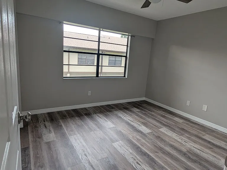 9209 Seminole Blvd #200 — Photo 23