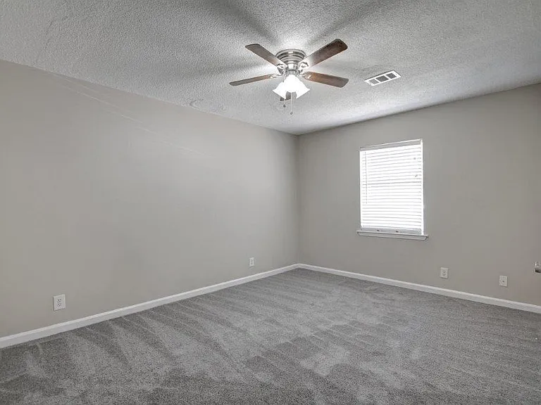 925 Westland Dr SW — Photo 3
