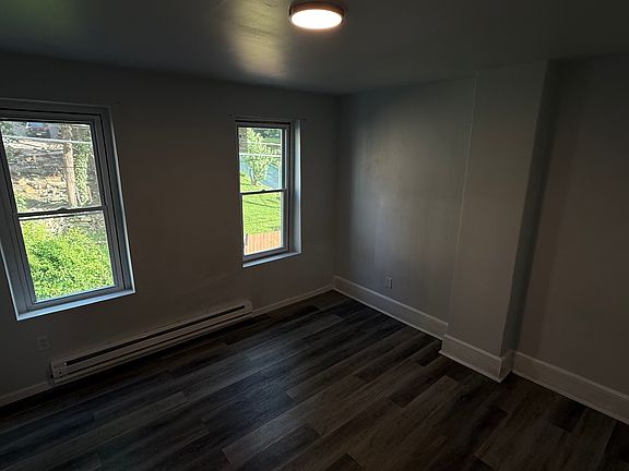 5th image of 522 Howard Ave