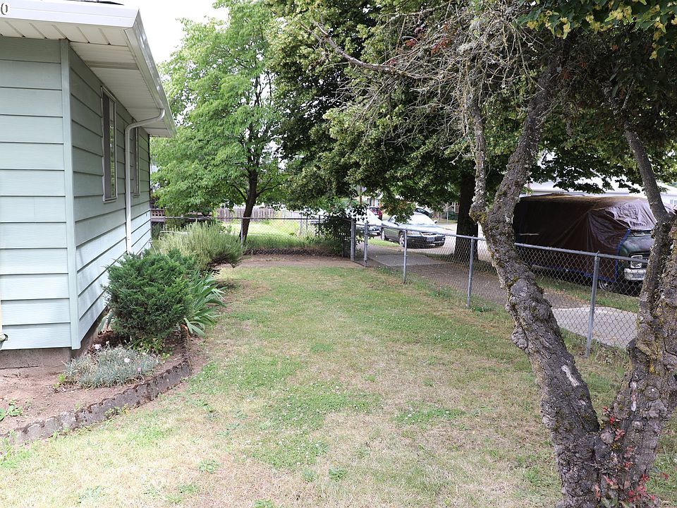 2nd image of 7605 N Smith St