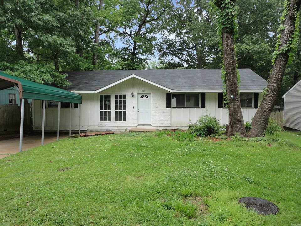 1st image of 815 Desoto Pl