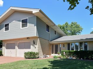 928 Holliston Ct, Schaumburg, IL 60193