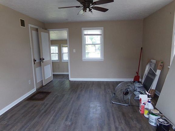 3rd image of 115-1 S Walnut St #2