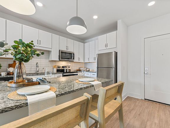 3rd image of 15560 Render Way #5408