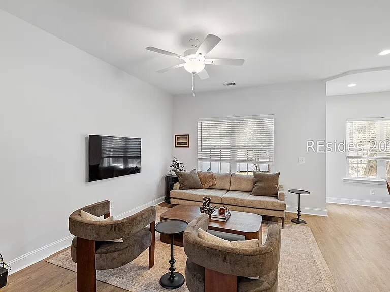 363 Dante Cir — Photo 5