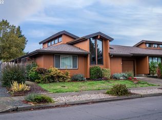 604 T St, Springfield, OR 97477