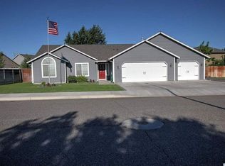2922 S Rainier St, Kennewick, WA 99337