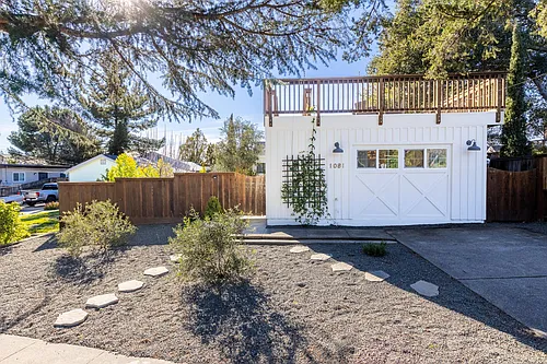 1081 Evans Ave #1 Photo 1