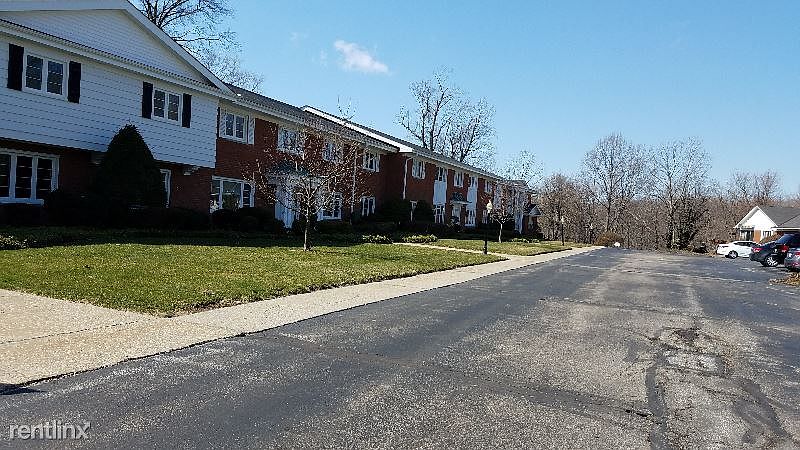 2nd image of 7560 Hollycroft Ln Unit 10