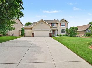 2466 Lone Eagle Trl, Woodbury, MN 55129