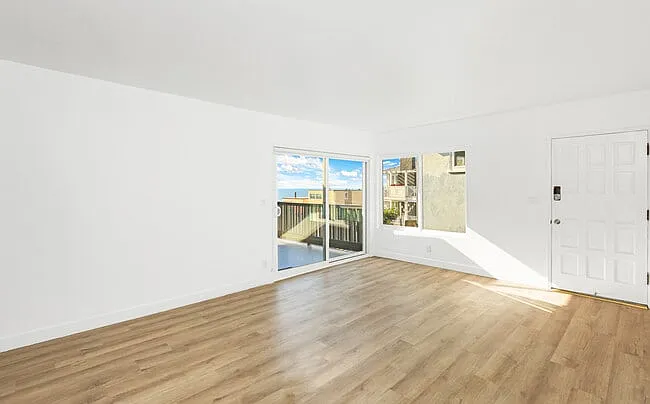 2 bed, 1064 sqft, $6,995 — Photo 3