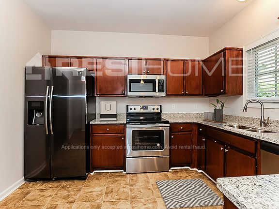 3rd image of 1111 Sherwood Ln