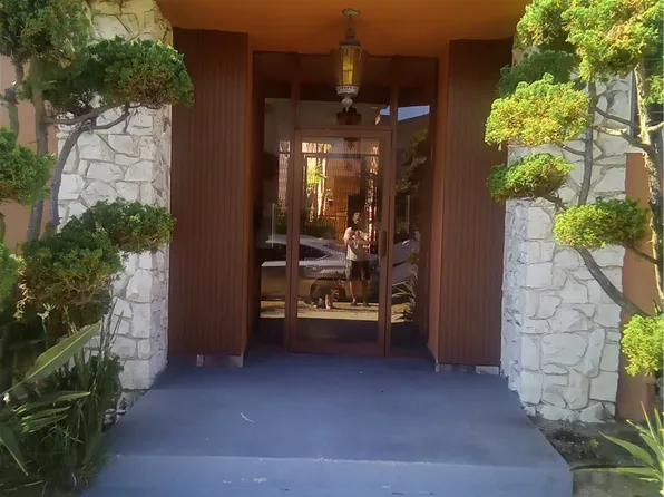 5393 Fairview Blvd, Los Angeles, CA 90056