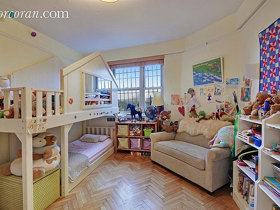 4th image of 140 Cabrini Blvd #9