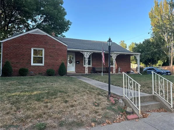 1422 South St, Lexington, MO 64067