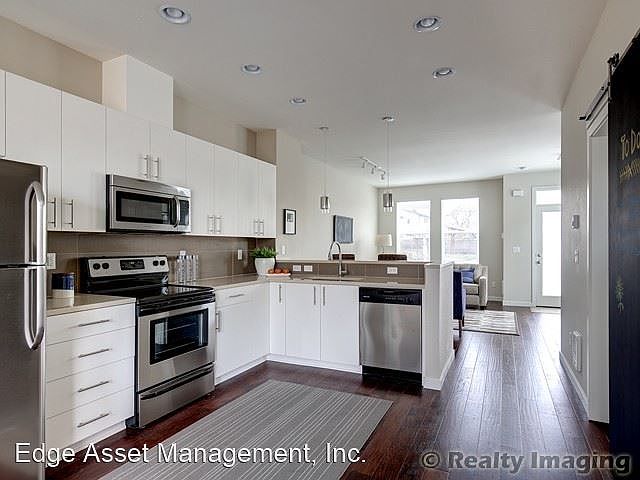 1st image of 4925 N Vancouver Ave #7068670
