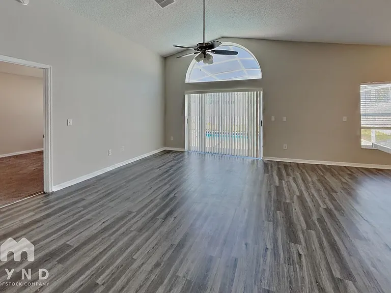 8655 Wellington Loop — Photo 7