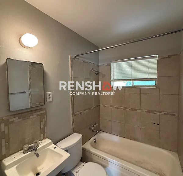 2767 Waverly Ave — Photo 10