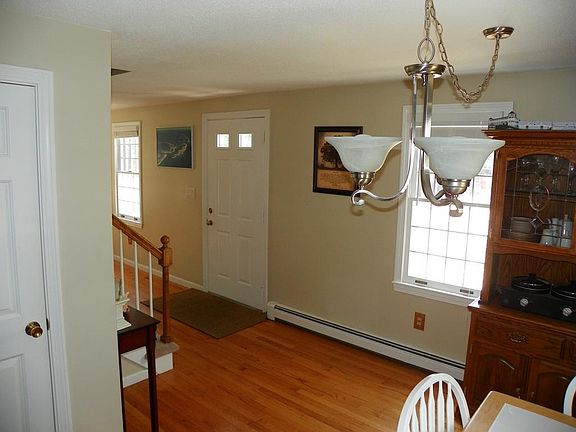 3rd image of 90 Twin Lakes Dr