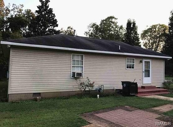 3rd image of 2807 Winters Dr