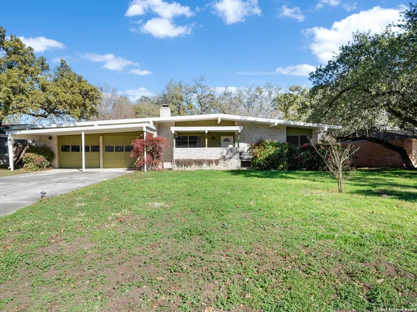 138 Oaklane Dr, Universal City, TX 78148