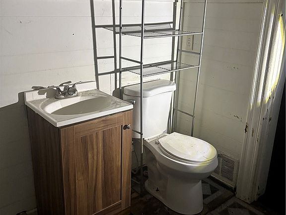 2nd image of 105 Randall Ave