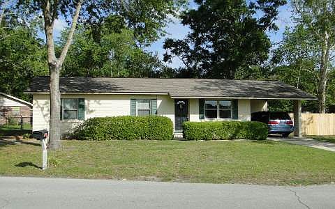 1st image of 112 SW Dahlia Ln