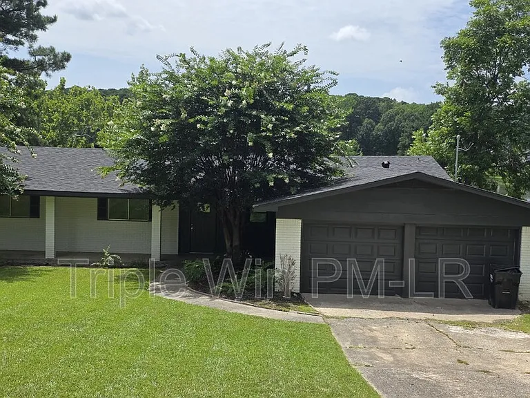 1908 E Lakeview — Photo 2
