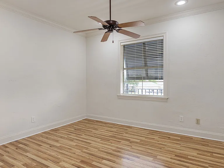 105 Woodbine Dr — Photo 36