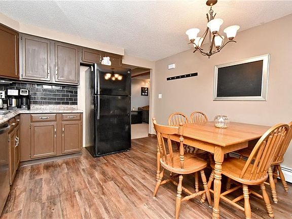5th image of 79 Naples Dr
