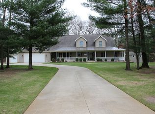 3300 Oakridge Dr, Hamilton, MI 49419