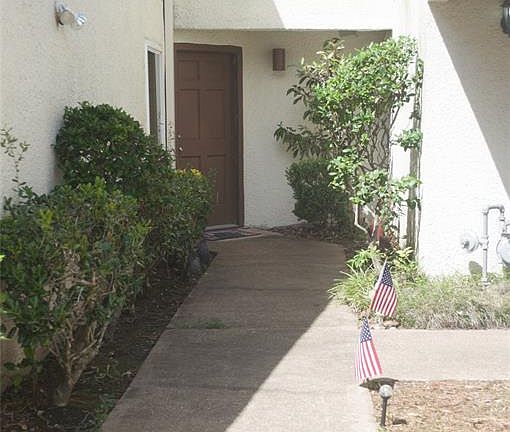 2nd image of 20309 Sunny Shores Dr #E