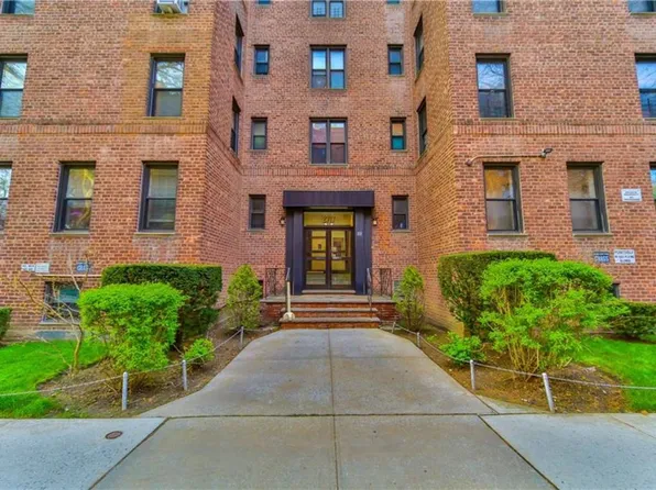 2717 E 28th St, Brooklyn, NY 11235