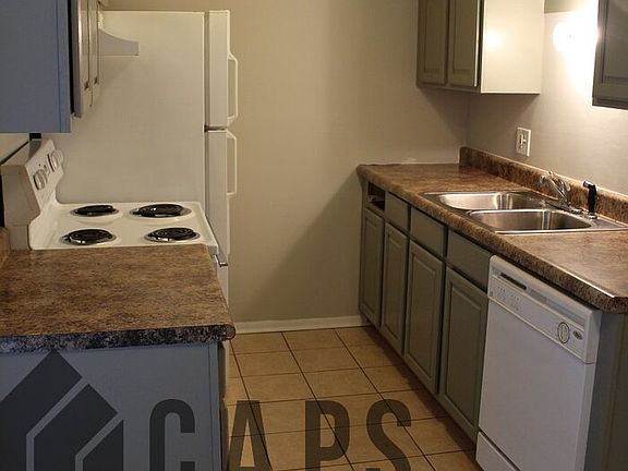 4th image of 2218 E Glendale Blvd