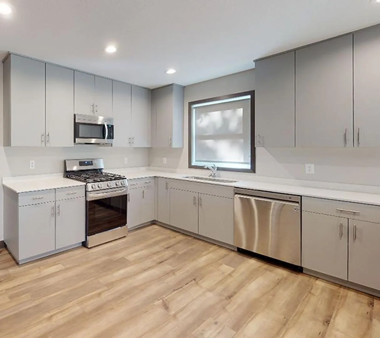 2116 Como Ave SE (Duplex) — Photo 2