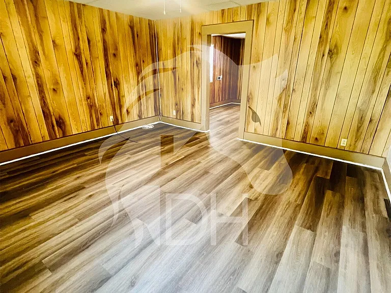 413 E Wabash Ave — Photo 5