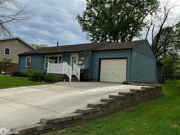 1847 Benjamin St, Carroll, IA 51401