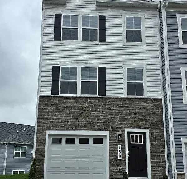 180 Sioux Loop — Photo 1