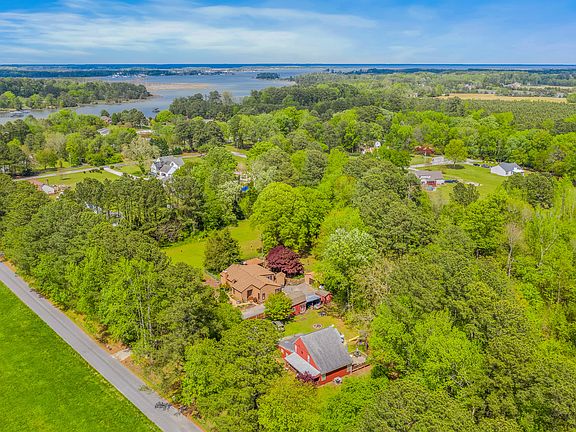 3rd image of 2553 Heywood Ln