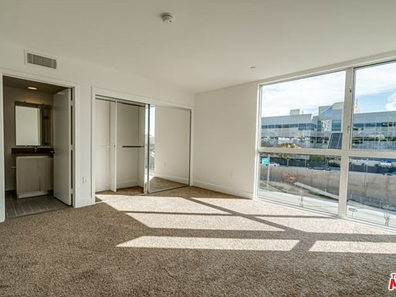 4th image of 10473 Santa Monica Blvd Ph 4