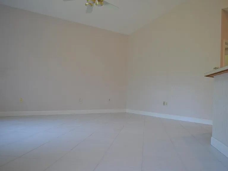 268 W Romany Loop — Photo 20